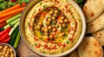 Marre du houmous industriel ? Ces 3 gestes rendent votre version maison si crémeuse que personne ne devine qu’elle l’est