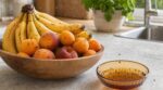 Mon voisin pose toujours cette coupelle près de la corbeille de fruits : aucun moucheron chez lui, même en canicule