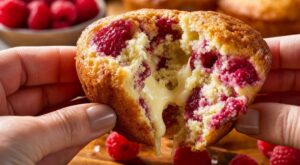 Muffins framboise chocolat blanc : cette erreur ruine le cœur coulant, voici comment l’éviter