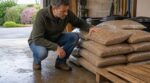 Poêle à granulés : poser vos sacs sur la dalle du garage l’été est l’erreur qui plombe tout votre hiver