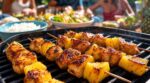 Poulet au barbecue : ce fruit sucré dans la marinade a tout changé, mes amis s&rsquo;invitent chaque dimanche