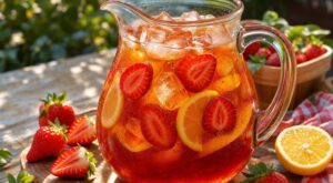 Pourquoi payer 3 € le thé glacé en bouteille quand cette boisson à ce fruit rouge rafraîchit mieux pour des centimes