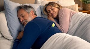 Ronflements : ce petit objet à moins de 2 € cousu dans votre pyjama peut enfin sauver vos nuits de couple