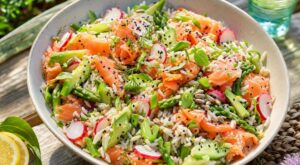 Salade de riz au saumon fumé : ne faites plus cette erreur qui la rend collante et gâche tout cet été