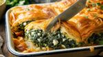 Spanakopita : cette erreur avec la pâte filo qui vous fait perdre le craquement irrésistible à chaque coup de couteau