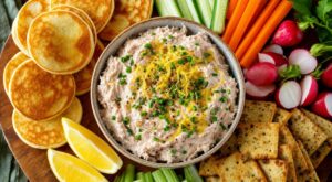 Apéro : ces 3 restes du frigo mélangés à l’arrache ont vidé le bol, ne les servez plus séparément