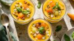 Ce gaspacho glacé aux billes de fruit fait croire que vous avez un traiteur, si vous suivez ces gestes