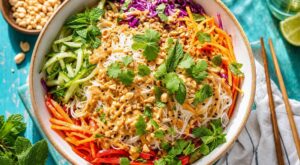 Cet été, oubliez la salade de pâtes : ces vermicelles de riz sans cuisson et cette sauce gourmande vont tout changer
