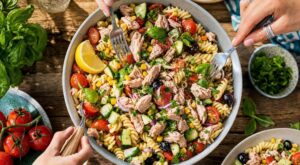 Cette salade de thon de grand-mère, prête en 15 min, sauve tous mes déjeuners d’été depuis 30 ans