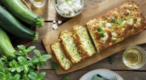 Courgettes du jardin : ce cake apéro chèvre-menthe super moelleux les écoule sans commettre ce geste désastreux