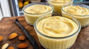 Crème à la vanille : ce geste au feu doux suffit pour la réussir sans thermomètre ni bain-marie et bluffe vos invités