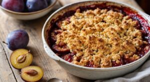 Fonds détrempés avec vos tartes aux prunes ? Ce dessert croustillant détourne leur jus et change tout