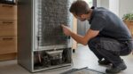 Frigo qui refroidit mal : cette pièce cachée que les réparateurs vérifient ruine peut-être votre facture d’électricité