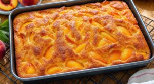Goûter maison sans y passer l’après-midi : ce gâteau aux pêches express cache un geste interdit à éviter absolument