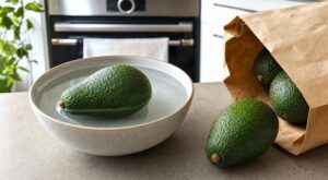 J&rsquo;attendais des jours que ce fruit mûrisse : cette astuce express l&rsquo;a rendu fondant en quelques heures