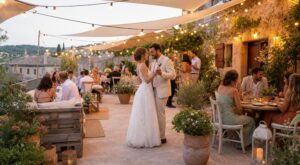 Mariage : de plus en plus de couples zappent la salle des fêtes pour ces 3 installations toutes simples sur leur terrasse