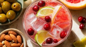 Marre des cocktails trop sucrés ? Ce classique au pamplemousse revient en star de l’été, mais évitez ce piège
