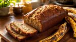 Ne jetez plus ce fruit noirci : cette recette de banana bread embaume la maison si vous évitez une erreur courante