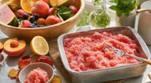 Ne jetez plus vos fruits trop mûrs : cette astuce d’été en fait le dessert glacé le plus frais qui soit