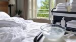 Si vos draps collent l’été, votre lessive laisse ça dessus sans que vous le sachiez : l’astuce des hôtels pour en finir