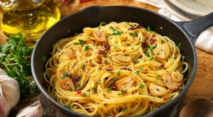 Arrêtez de rater vos pâtes ail et piment : dans le sud de l’Italie, ce qu’on fait fondre dans l’huile change tout