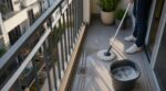 Balcon : cette erreur de nettoyage qui pourrit la vie du voisin du dessous (et les 5 gestes à faire à la place)