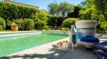 Canicule : traiter sa piscine en pleine journée, cette erreur la fait verdir, voici le rituel à adopter