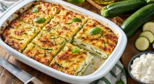 Ce faux gratin froid de courgettes sans four va sauver vos dîners d’été (et personne ne devinera son secret)