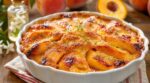 Ce gratin sucré sauve vos pêches trop mûres (et vous évite l’erreur qui transforme tout en bouillie au four)