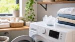 Ce simple geste avec votre sèche-linge et ces petits cubes du congélateur fait disparaître le repassage