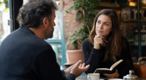 Ces questions en apparence anodines révèlent si on vous écoute vraiment… ou si on se moque un peu de vous