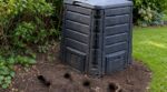 Composteur : si des rats envahissent votre jardin, c’est à cause de ce détail sous le bac que tout le monde ignore