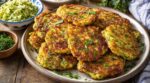 Courgettes à la poêle : ce geste grec que vous oubliez toujours rend vos beignets ultra croustillants