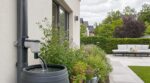 En 2026, restrictions d&rsquo;eau : cette installation sur la gouttière capte l&rsquo;eau de pluie et sauve votre jardin