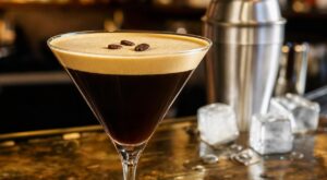 Espresso Martini : ce geste que vous faites mal explique pourquoi votre mousse retombe, le barman m’a corrigé