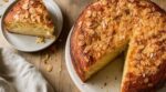 Fini le quatre-quarts : ce gâteau du goûter façon croissant aux amandes, sans pâte levée, disparaît en 2 jours
