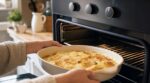 Gratin dauphinois : si votre plat reste liquide, arrêtez ce geste au four et copiez celui de mon voisin