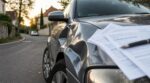Il prête sa voiture à son voisin : l&rsquo;accident révèle cette clause de son assurance auto qui peut lui coûter très cher