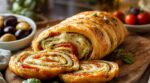 Invités à l’improviste : ce roulé feuilleté à l’italienne prêt en 10 min sauve tous mes apéros