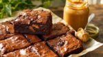 Je faisais mes brownies au beurre depuis toujours : cette pâte salée du petit-déj dans vos placards a tout changé