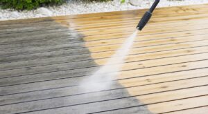 Je nettoyais ma terrasse au nettoyeur haute pression : ce test m&rsquo;a expliqué pourquoi elle grisait deux fois plus vite