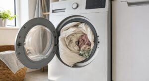 Lessive : cette grande pièce de linge sabote vos cycles et encrasse votre tambour, préviennent les blanchisseurs