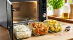 Micro-ondes : ces restes de riz ou de pommes de terre, cette erreur dangereuse que les chefs vous supplient d&rsquo;éviter