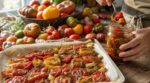 Mon potager déborde en août : cette manière d’utiliser les tomates trop mûres a sauvé mes dîners de fin d’été