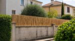 Mur mitoyen : ce geste banal avec votre canisse peut vous faire tout démonter sur ordre du juge