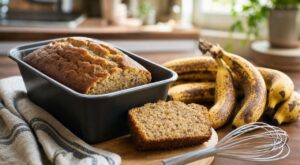 Ne jetez plus ce fruit tacheté : ce moelleux anti-gaspi en fait un goûter fondant qui bluffe toute la famille