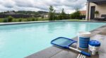 Orage : si l’eau de votre piscine devient trouble, voici les gestes à enchaîner vite (et cette erreur qui empire tout)