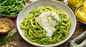 Pâtes d’été : arrêtez de les noyer, les Italiens ne jurent que par cette sauce sans crème ultra onctueuse
