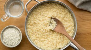 Risotto : ce geste « propreté » avec le riz que les Italiens bannissent et qui détruit la vraie crème italienne