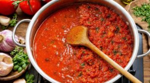 Sauce tomate trop liquide : ne faites plus cette erreur de cuisson qui ruine la texture au lieu de l’épaissir